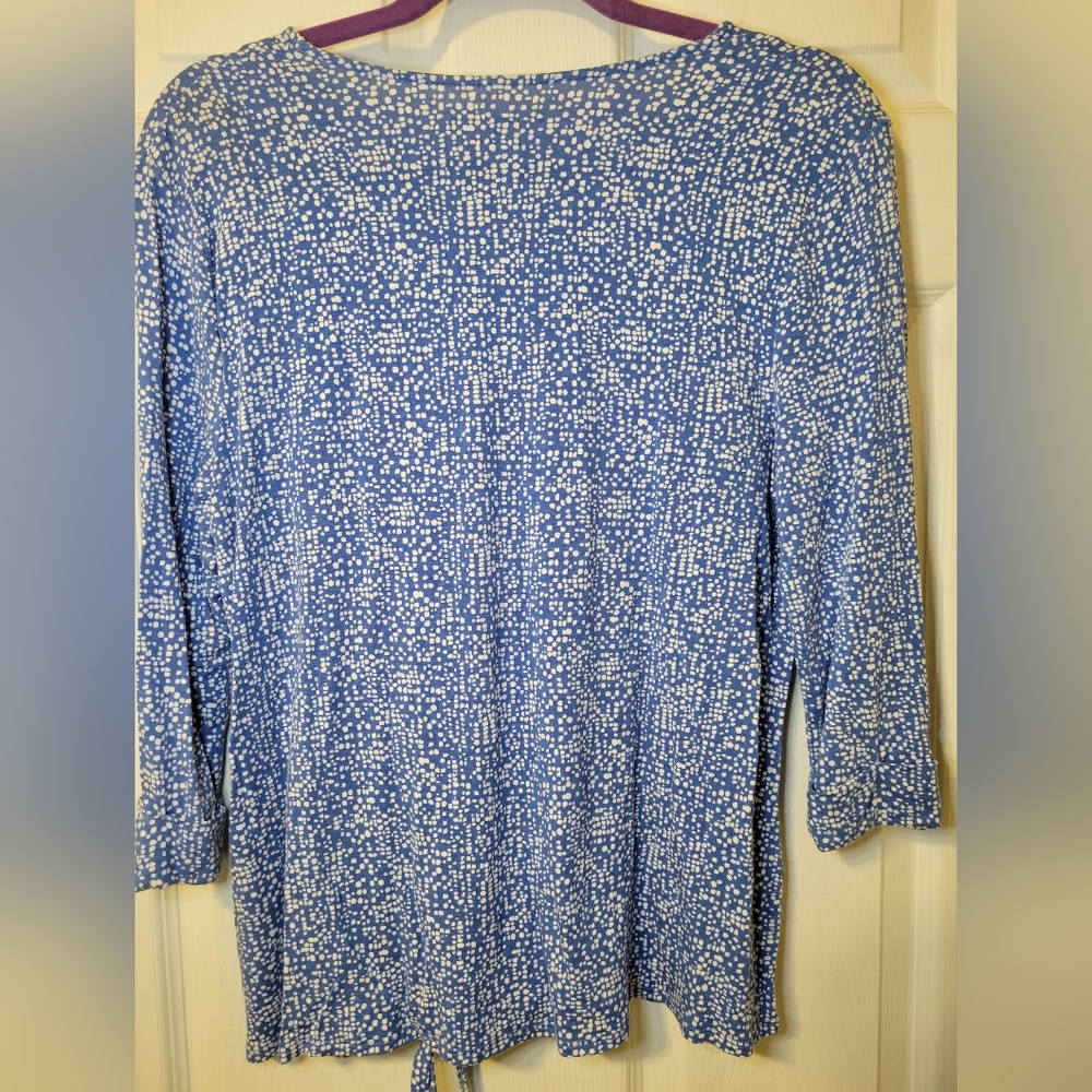 🔴 SOLD Croft and barrow light blue and white top - Picture 3 of 4
